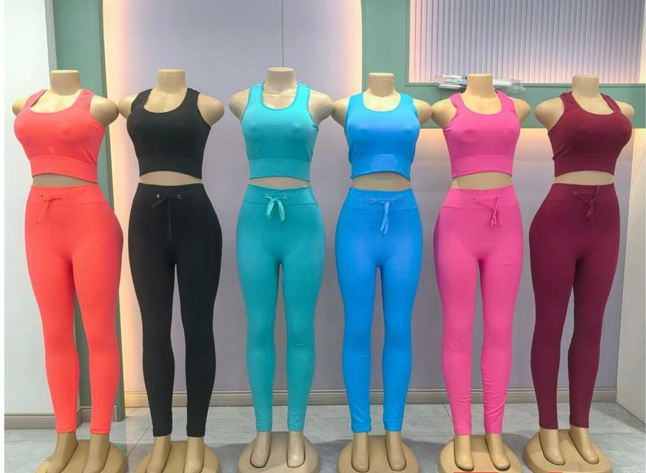 طقم رياضي قطعتين "ألترا كومفورت" - الأناقة والراحة - متجر عالم آرڤا للملابس والهدايا طقم رياضي قطعتين "ألترا كومفورت" - الأناقة والراحة