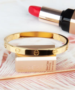 سوار الحب الأنيق المطلي بماء الذهب - لمسة من الفخامة التي تدوم