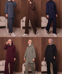 طقم رياضي أنيق ومحتشم للنساء - هودي واسع بفتحات جانبية وسراويل بزراير كبس